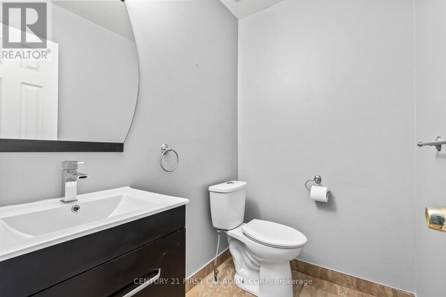 Photo - 500 Osgoode Dr