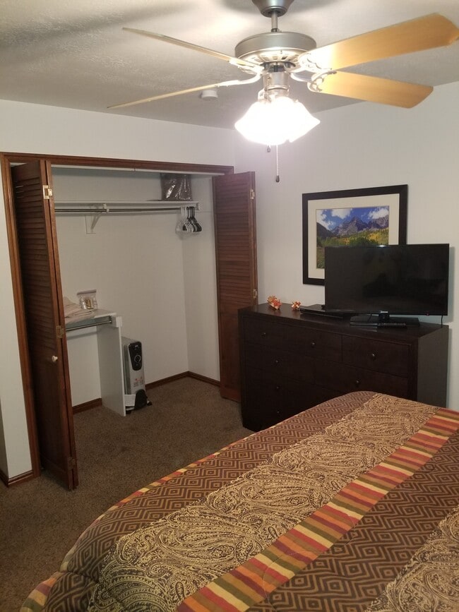 Photo - 1870 W 2700 S