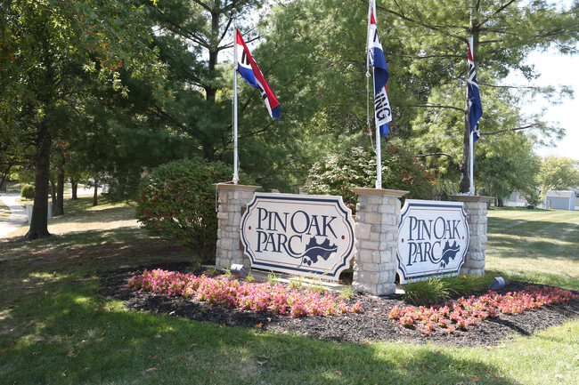 Pin Oak Parc - Pin Oak Parc Apartments