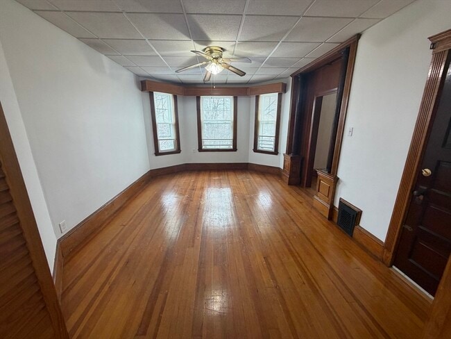 Building Photo - 1114 Bennington St Unit 3