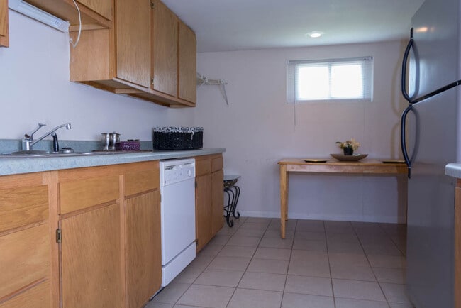 Photo - 106 S 4th St