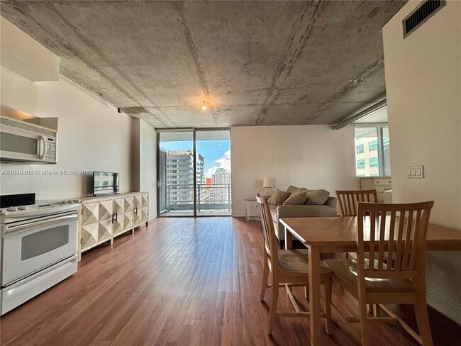 Photo - 690 SW 1st Ct Unit 2123