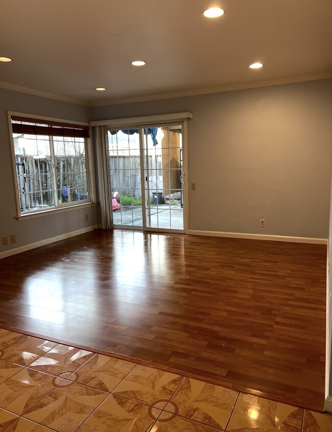 1775 Monrovia Dr