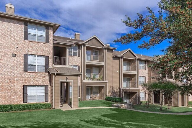 Photo - 2355 N Hwy 360 Unit c1