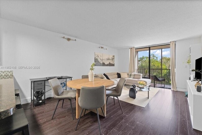 Photo - 8075 SW 107th Ave Unidad 221