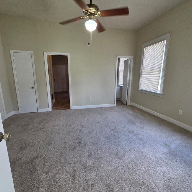 Photo - 1529 Craig St