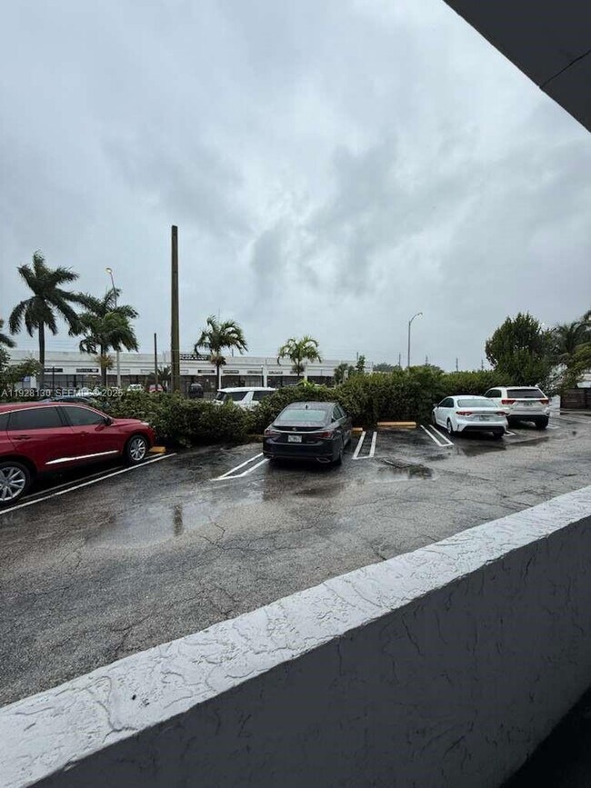 Photo - 2225 NE 123rd St Unit 104