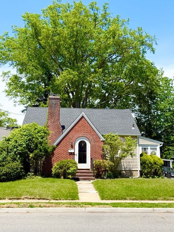 Photo - 301 Hickory Ave