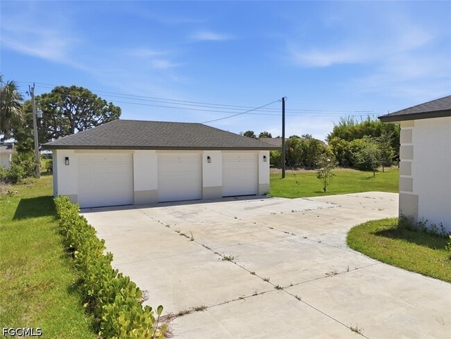 Photo - 195 Rotonda Blvd W