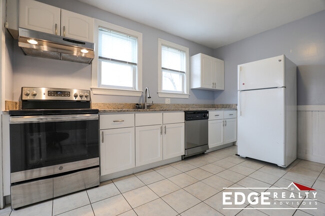 Building Photo - 31 Benjamin Rd Unit 1