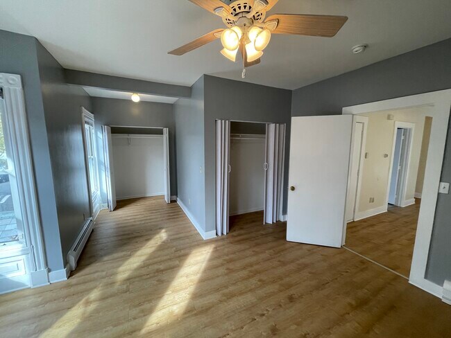 Photo - 327 Greenwich Ave Unidad 2