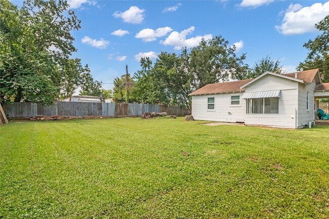 Photo - 807 1/2 Fisher Street Unit