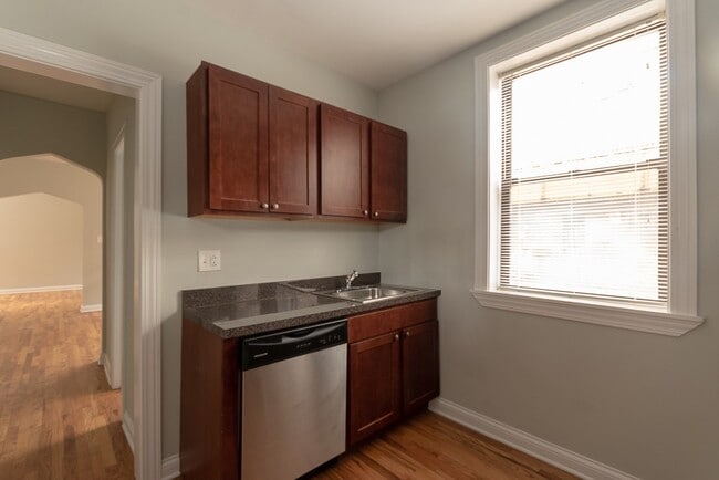 Photo - 4329 N Wolcott Ave Unit B2