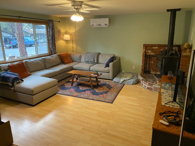 Photo - 836 SE Douglas St