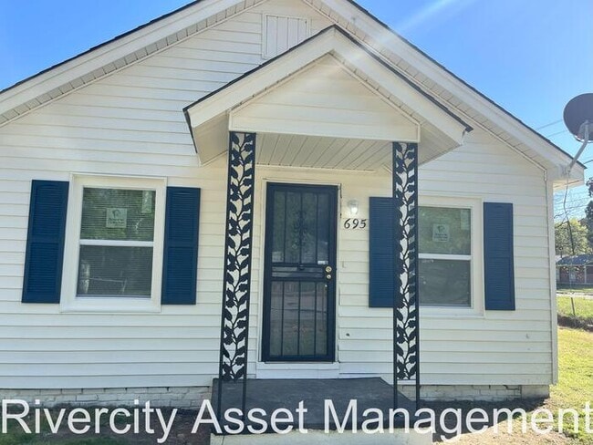 Building Photo - Cute & Quaint Renovated Home!!! Section 8 ...