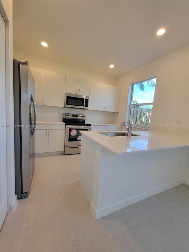 Photo - 2621 SE 10th St