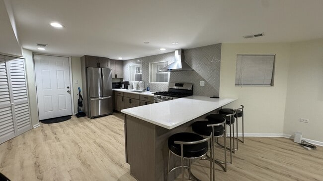 Photo - 1305 N Austin Blvd