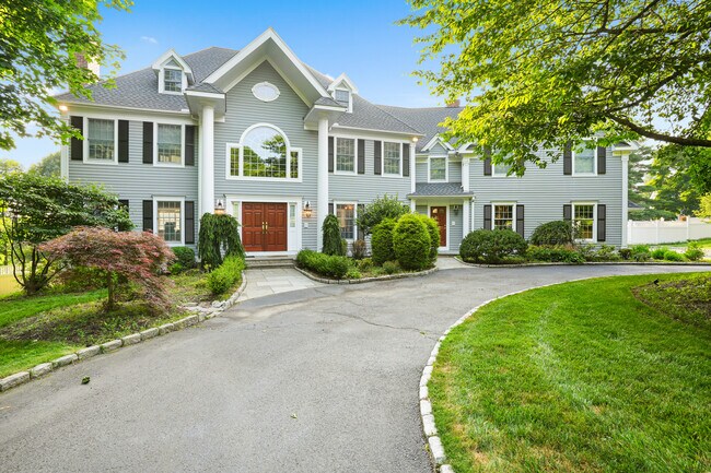 Building Photo - 65 Pine Ridge Rd