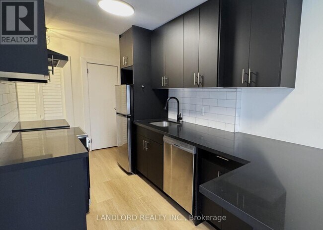 Photo - 420 Eglinton Ave E Unit 301