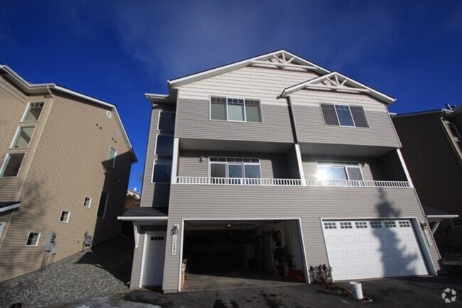 Building Photo - 3 Bed, 2.5 Bath Condo in Eagle River