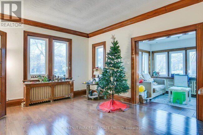 Photo - 114 Colin Ave