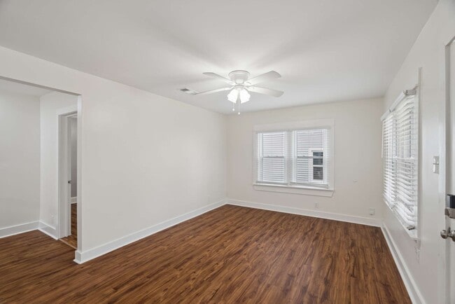 Photo - 205 Raymond St
