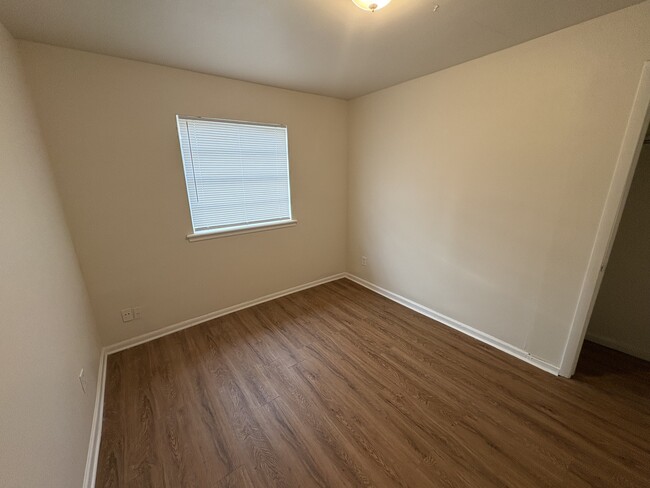 Photo - 5708 N Detroit Ave