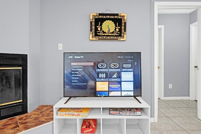 Photo - 222 Wickhamford Way