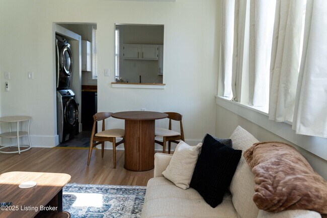 Photo - 1135 S 1st St Unidad APT 7