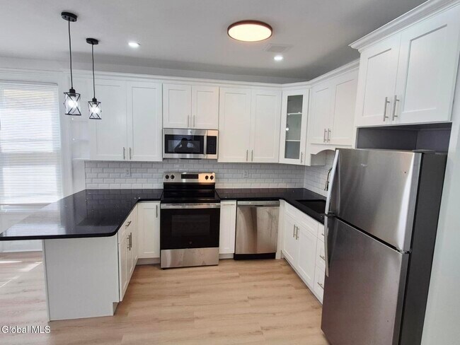 Photo - 445 5th Ave Unidad 2