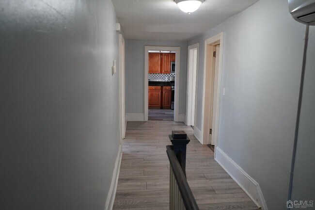 Photo - 363 David St