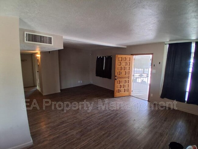 Photo - 8910 Fairbanks Rd NE