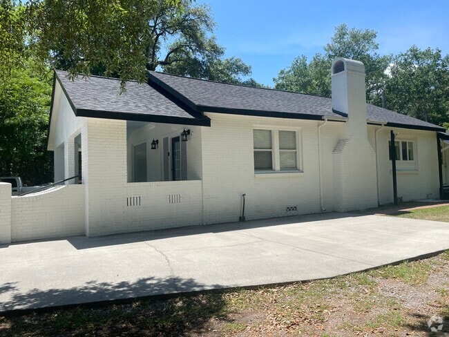 Building Photo - 1000 Dunbar Ave Rental
