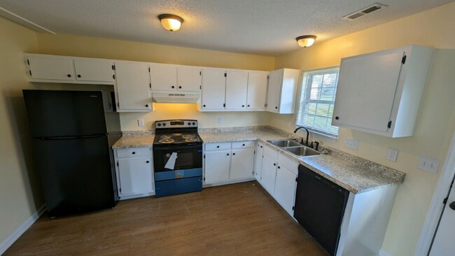 Photo - 425 Elmira St Unidad B