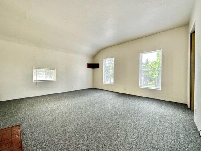 Photo - 1243 E Walnut St