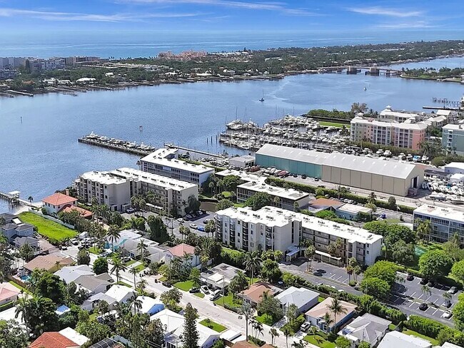 Photo - 890 N Federal Hwy Unit 406