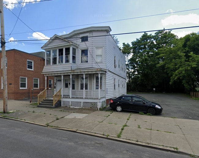 Photo - 662 State St Unit 2