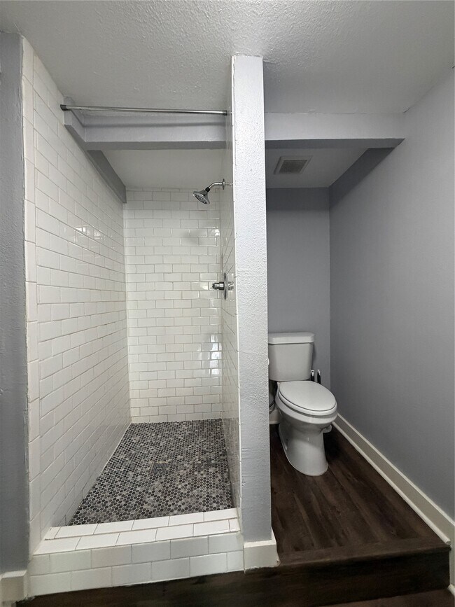 Photo - 4630 Woodside St Unit 2