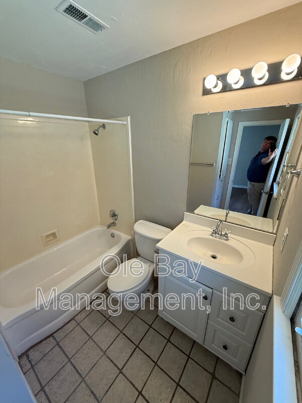 Photo - 253 Vanderbilt Dr