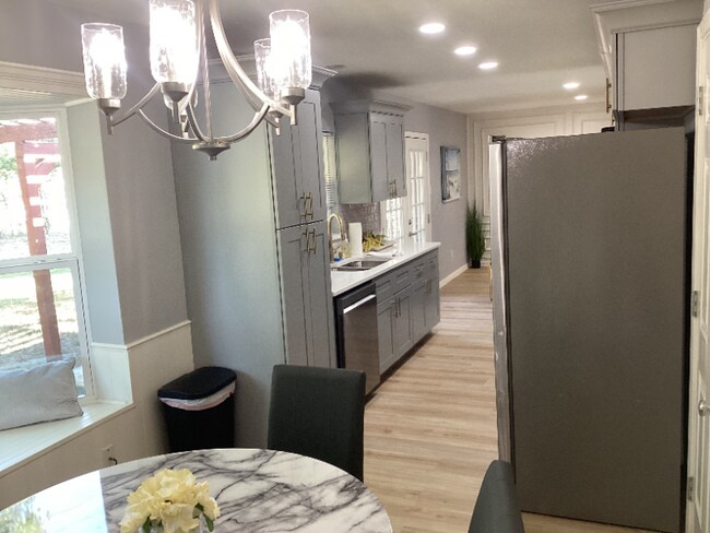 Photo - 245 Malone Ave