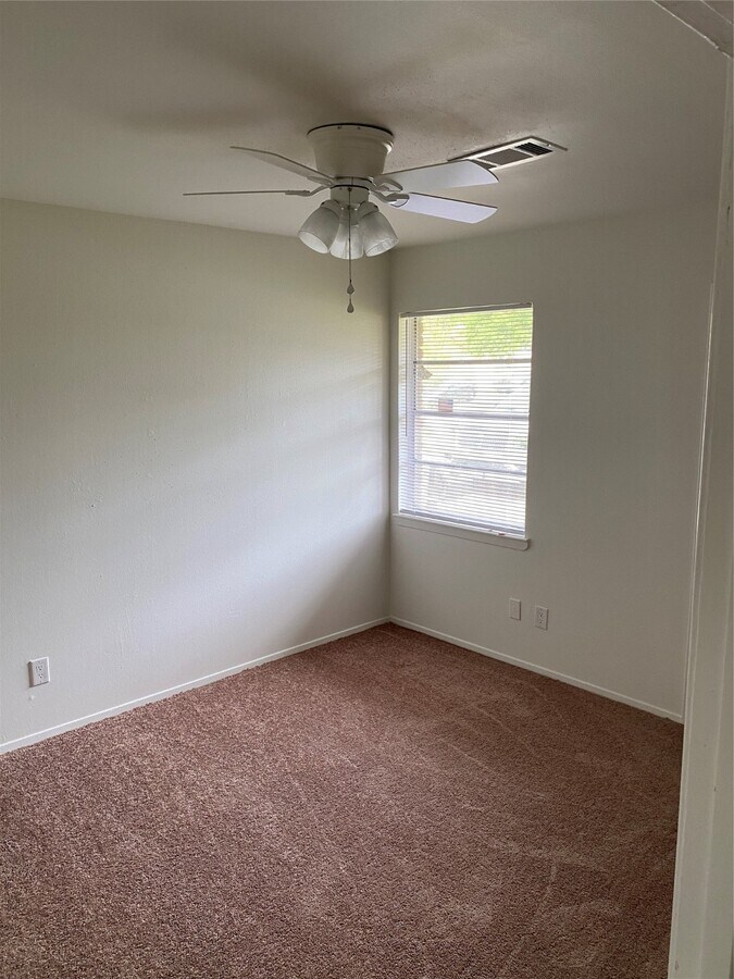 Photo - 5623 Maywood Dr