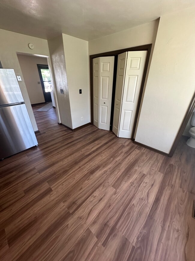 Photo - 111 Oakwood Rd
