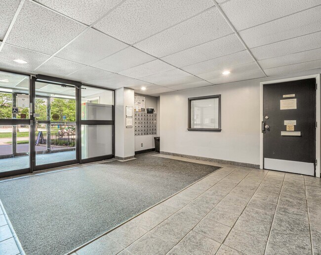 Photo - Askin Tower Apartments