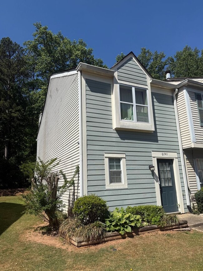 Building Photo - 2 Bed/2 Bath Townhouse in Norcross for Lease