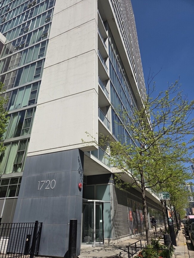 Building Photo - 1720 S Michigan Ave Unit 2517
