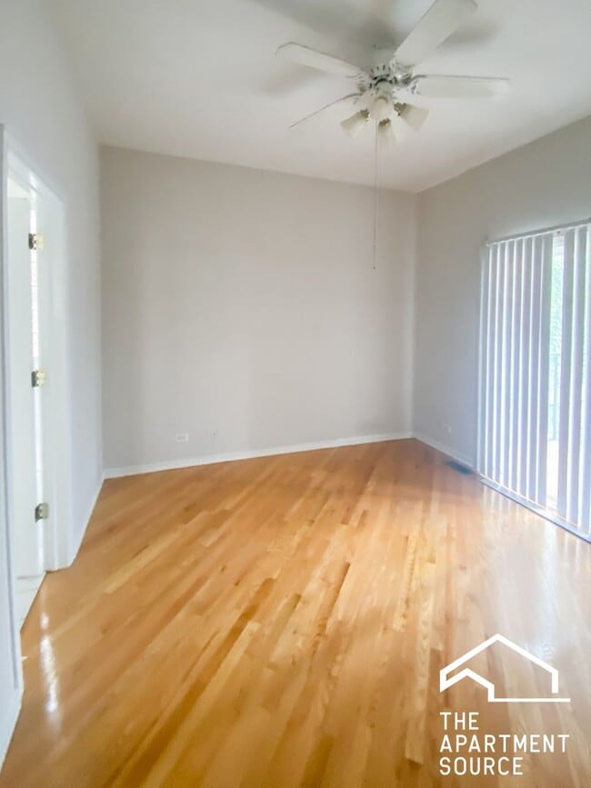 Photo - 2732 N Wayne Ave Unit 1