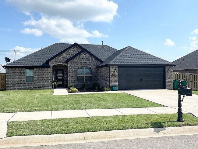 Photo - 1800 Sunrise Cir House