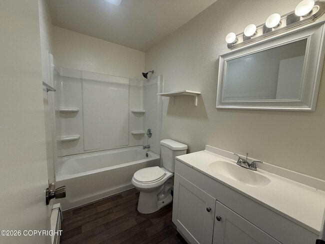 Photo - 441 N Flower St