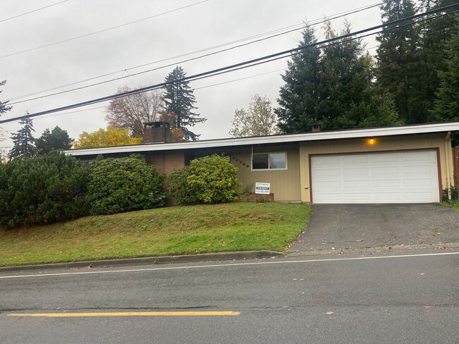 Downtown Bothell Rambler AVAILABLE NOW! La... - Downtown Bothell Rambler AVAILABLE NOW! La... Casa