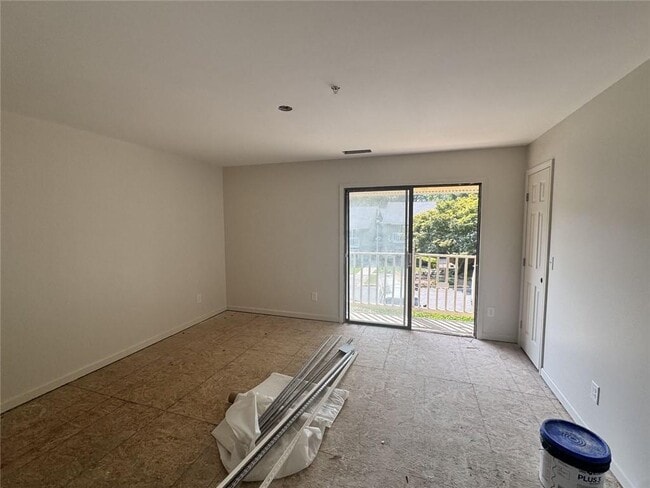 Photo - 732 Hanover Ln SE